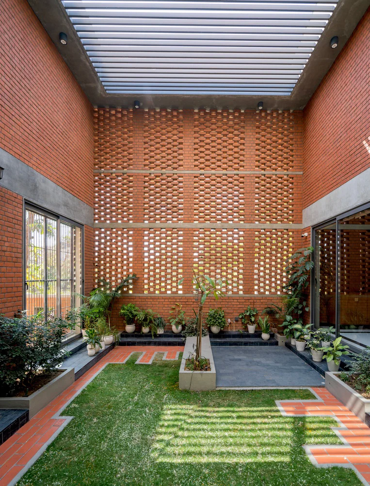 Urban House - by Rajiv Builders - Civil Contractors in Ahmedabad